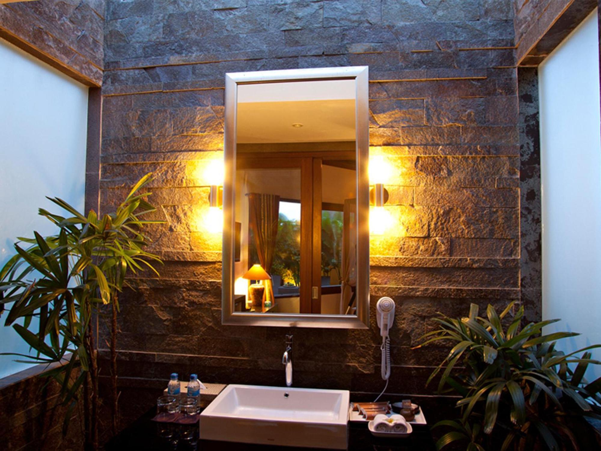 One-Bedroom Suite No Pool Hot Tub